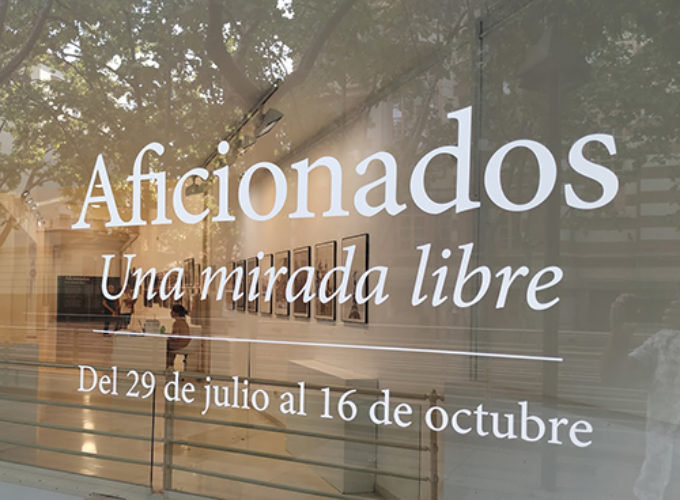 Algunos socios de la AFR participan en la exposición «Los aficionados. Una mirada libre»